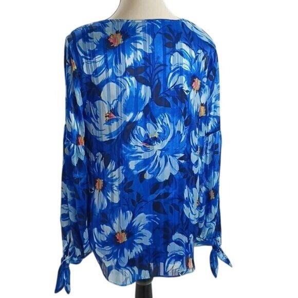 Isaac Mizrahi Blouse Blue Floral V Neck Flowy Womens Size S - Picture 6 of 8
